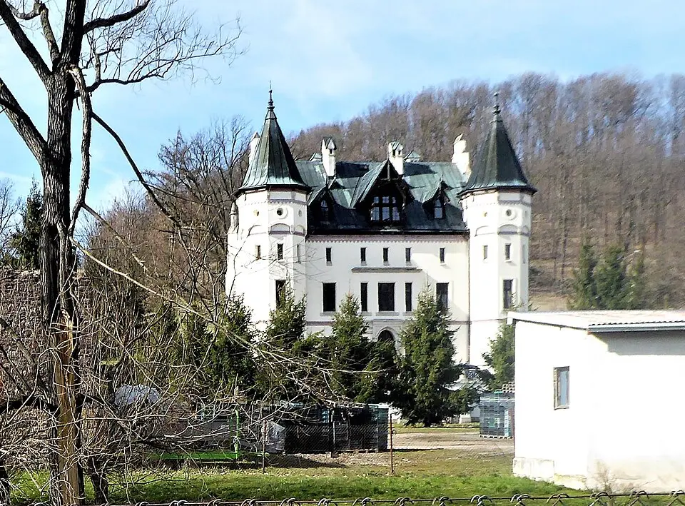 Sokolowiec Schloss