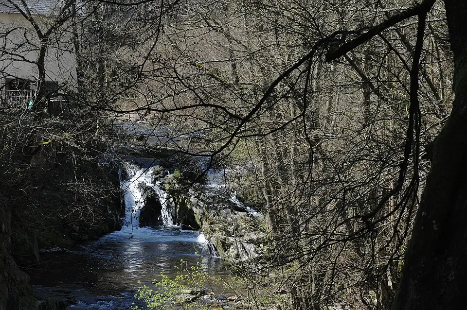 Image: Helge Klaus Rieder · CC BY-SA 3.0 Sommerauer Wasserfall