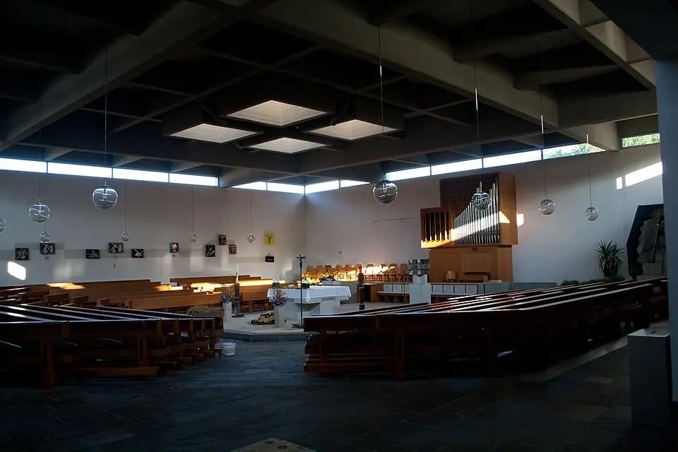 Kath. Pfarrkirche hl. Familie