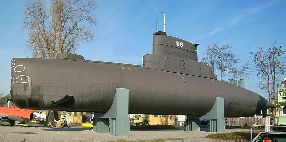 U 9