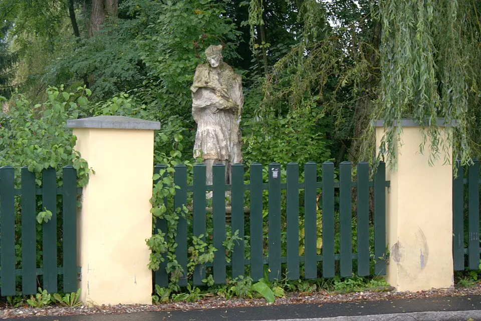 Obrázok: Thomas Ledl · CC BY-SA 3.0 AT Figur hl. Johannes Nepomuk