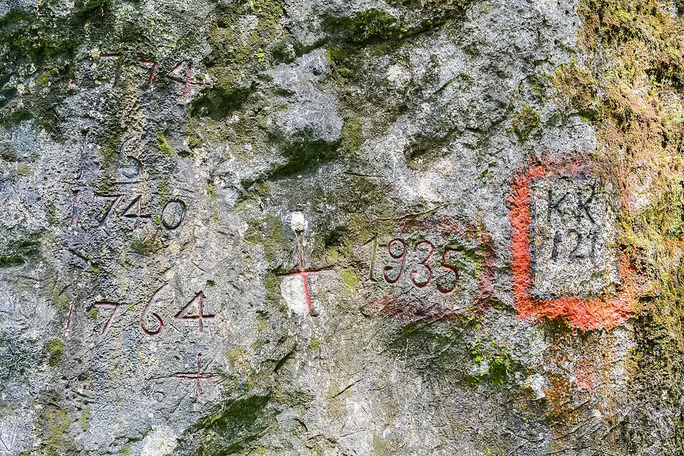 Felsbildstation „Höll“