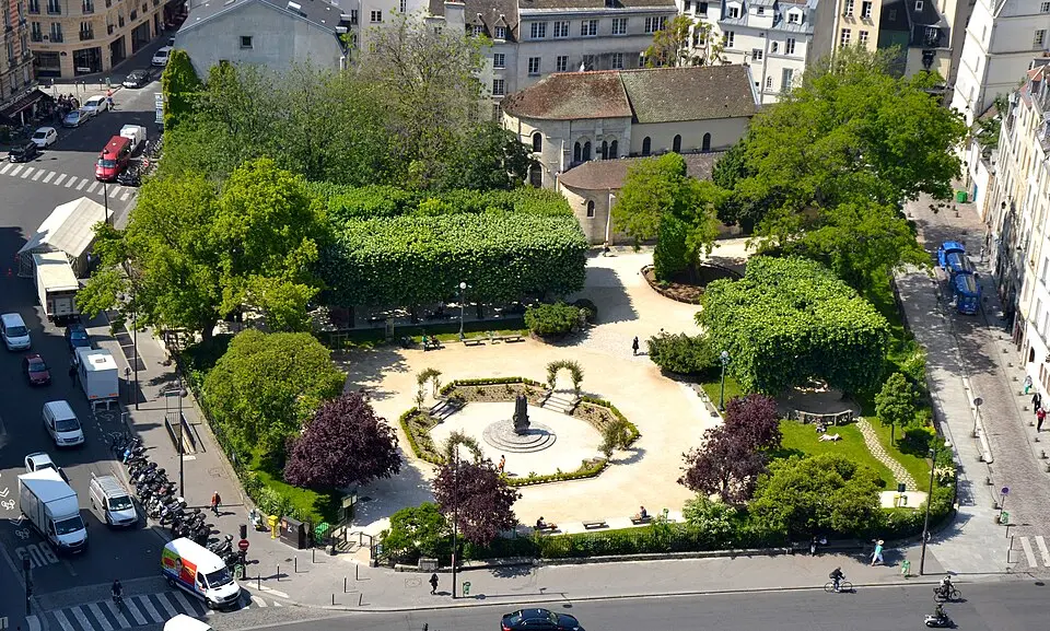 square René-Viviani