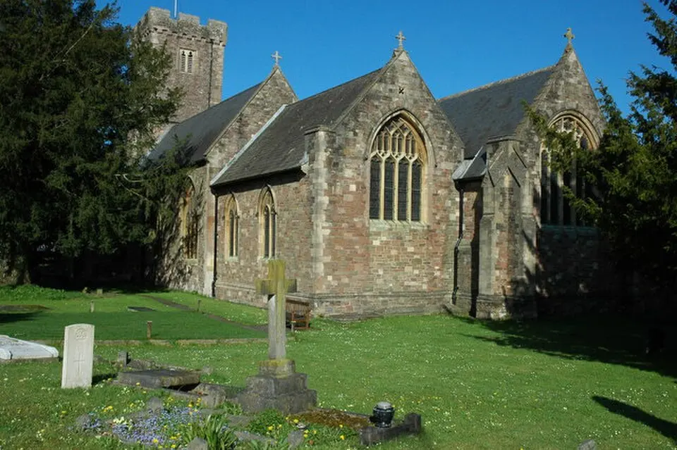 Image: Philip Halling · CC BY-SA 2.0 St Cadoc's Church