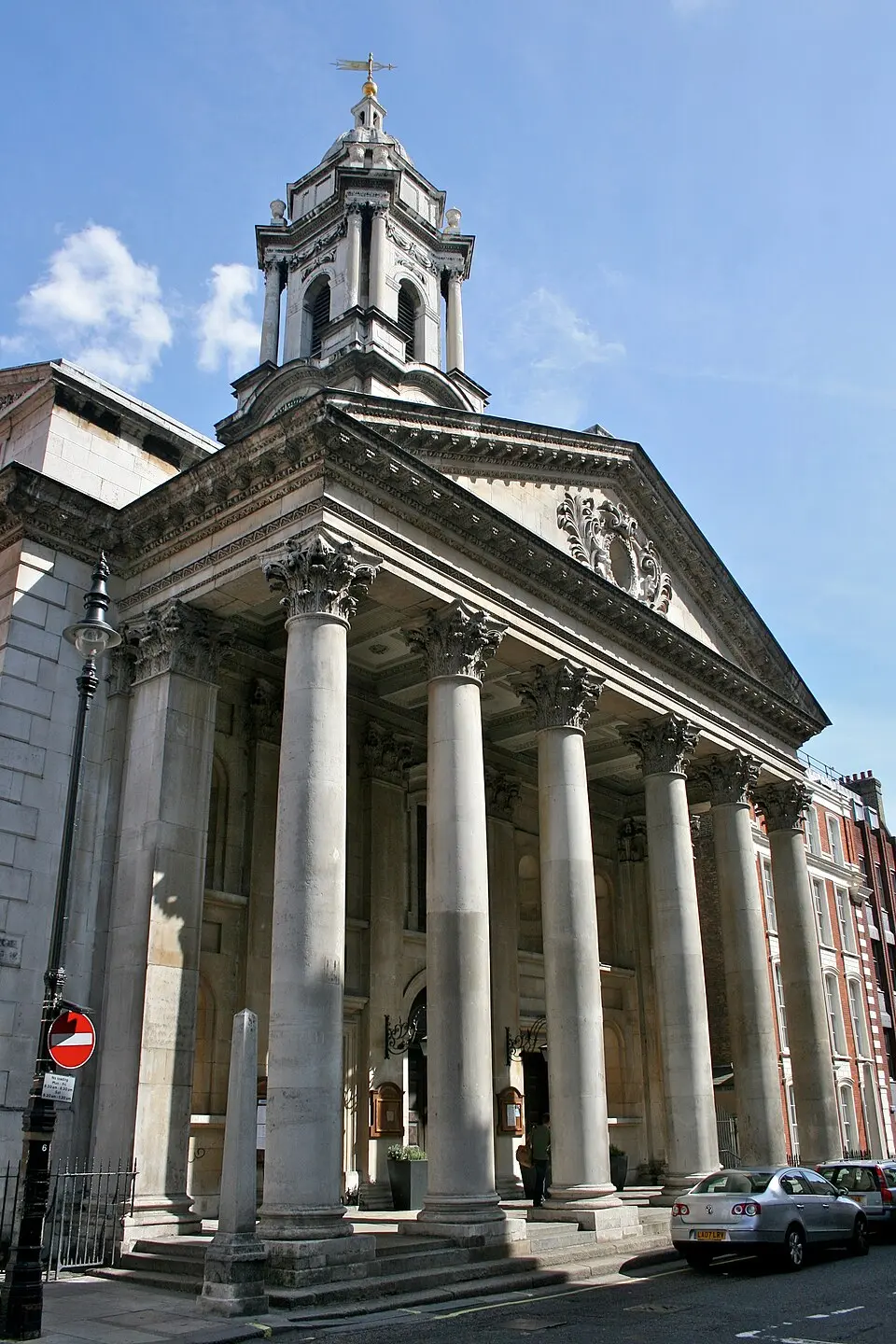 Image: Photograph by Mike Peel (www.mikepeel.net). · CC BY-SA 4.0 St George's, Hanover Square