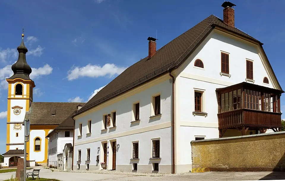 Pfarrhof, Kooperatorstöckl