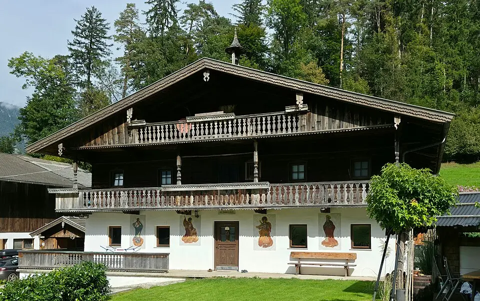 Image: Ricardalovesmonuments · CC BY 4.0 Bauernhaus Oberhausbichl