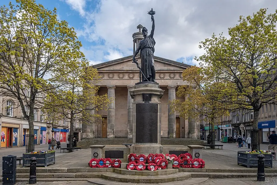 Image: Lucas Kendall · CC BY-SA 4.0 St Giles' Church of Scotland, High Street, Elgin