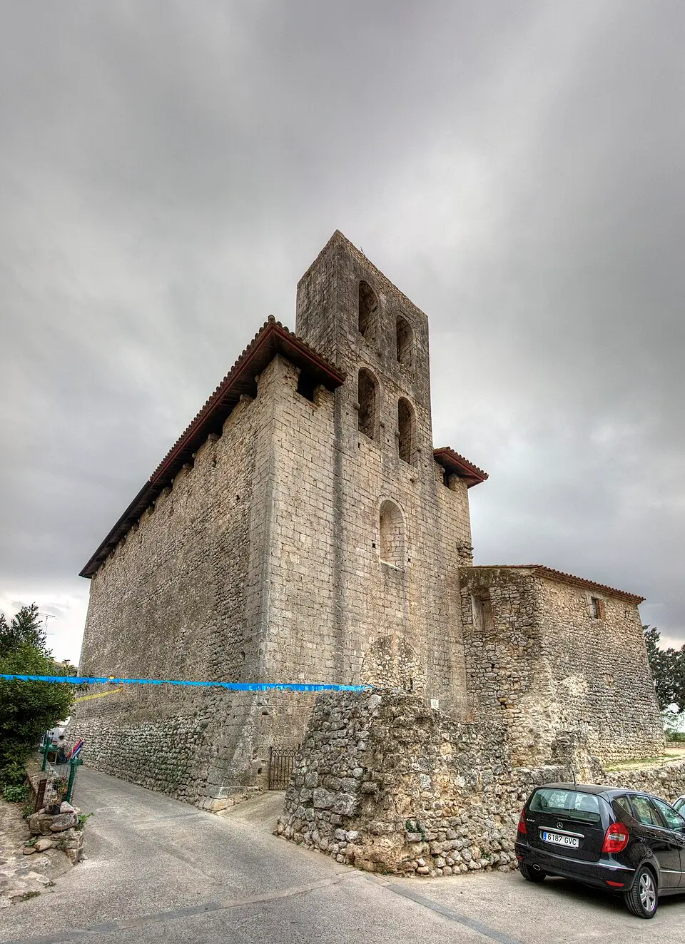 Bild: Albert Sarola Juanola · CC BY-SA 3.0 ES Castillo de Aviñonet
