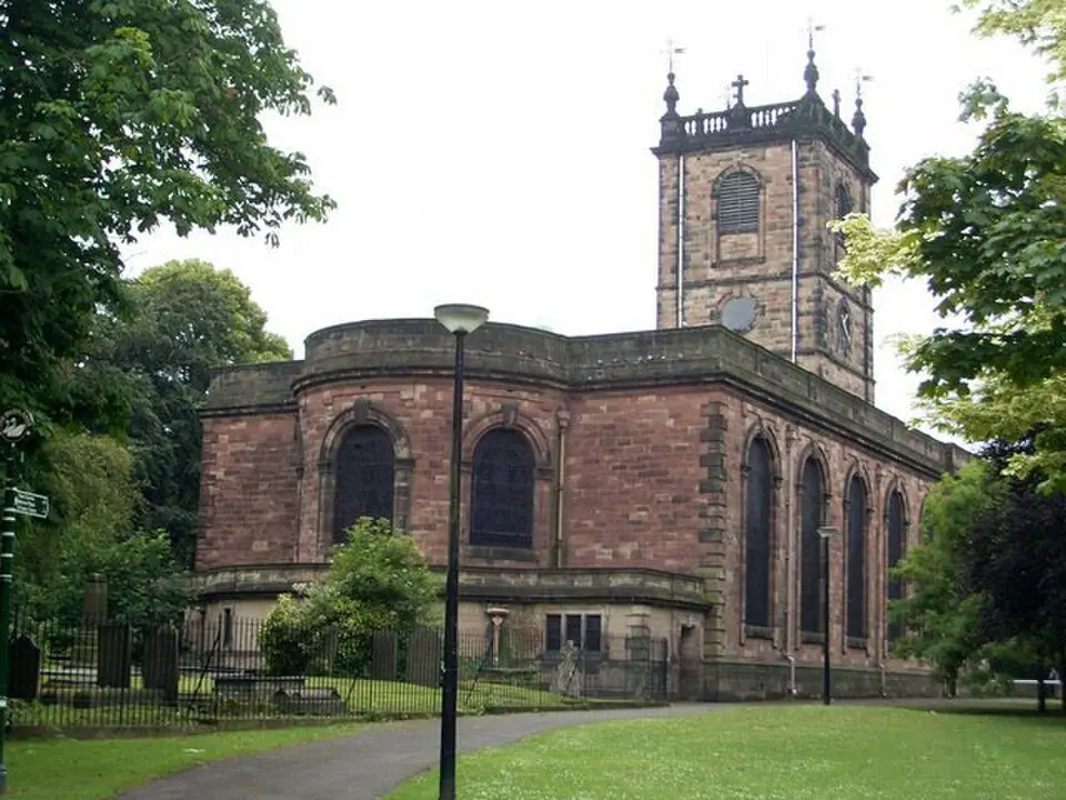 Image: Stanley Walker · CC BY-SA 2.0 Church of St Modwen