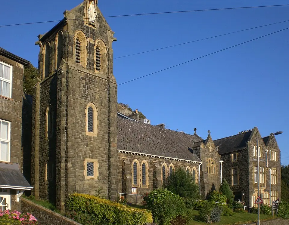 Slika: Pjposullivan; retouched by user Jaybear · CC BY-SA 3.0 St Tudwal's Church