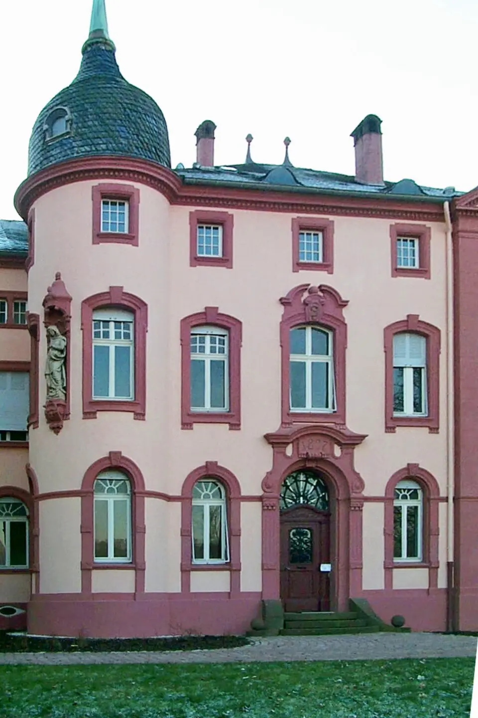 Immagine: Helge Klaus Rieder · CC0 Schloss Ayl