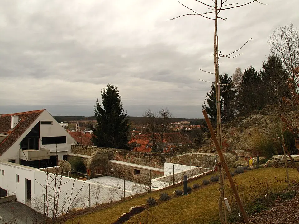 Image: Clemens PFEIFFER · CC BY 3.0 Teil der Stadtmauer