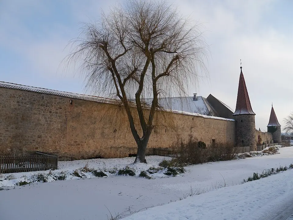 Obrázok: User:Krauterer · CC BY-SA 3.0 Stadtbefestigung Merkendorf