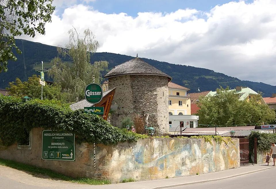 Mauern, Turm, Teil der Stadtbefestigung