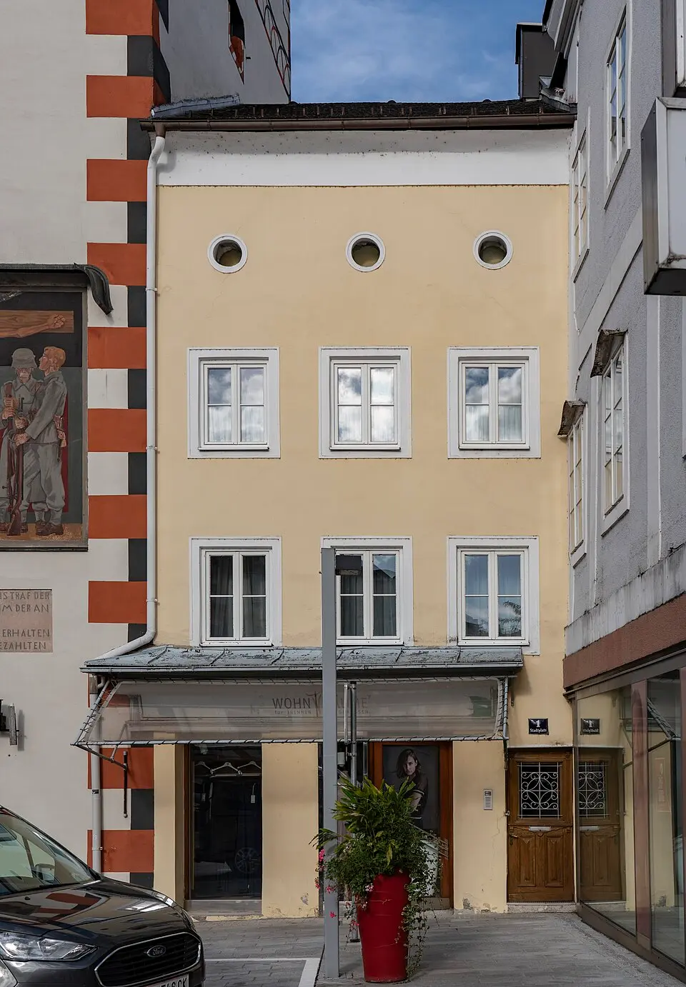 Wohn- und Geschäftshaus
