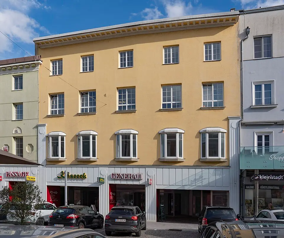 Wohn- und Geschäftshaus