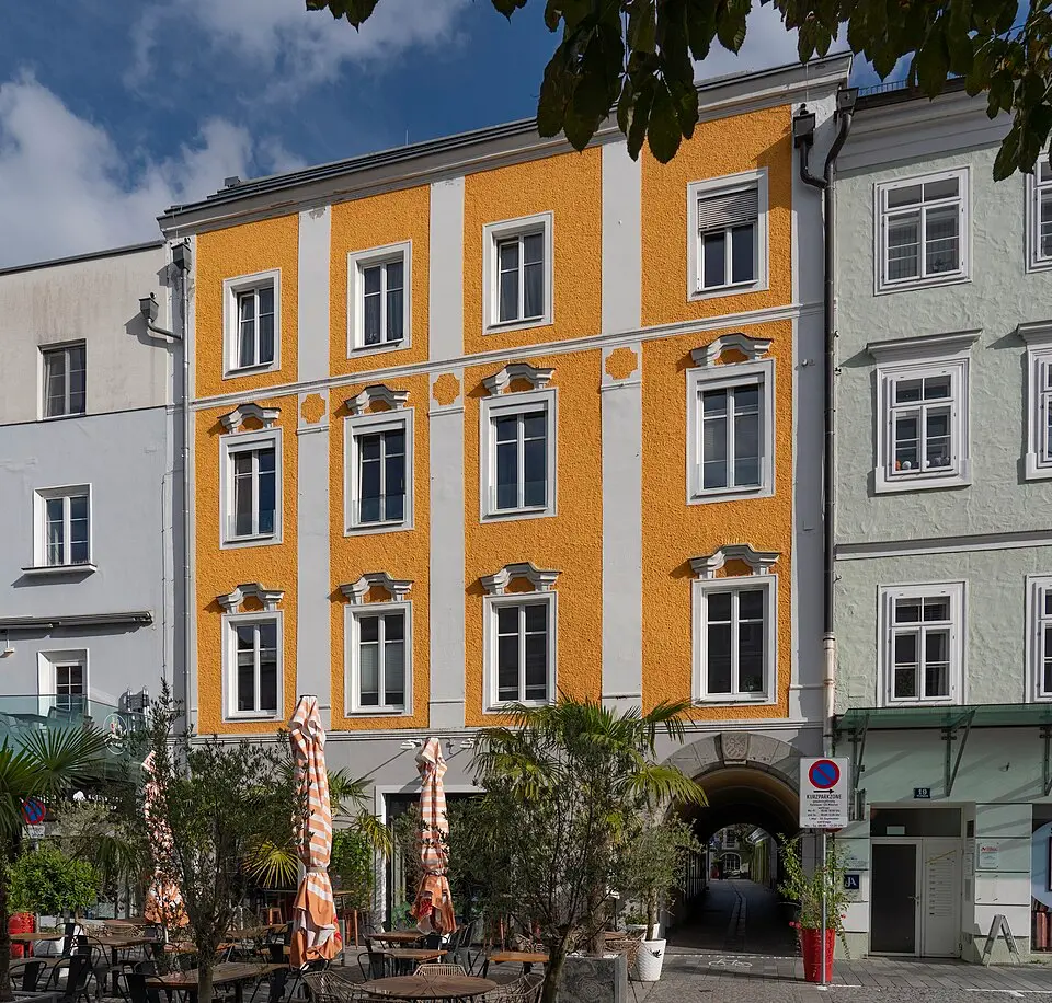 Wohn- und Geschäftshaus, ehem. Steueramtsgebäude/Rathaus