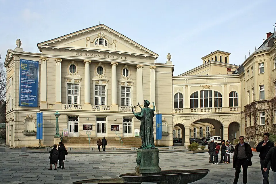 Obrázok: Karl Gruber · CC BY-SA 3.0 Stadttheater Baden