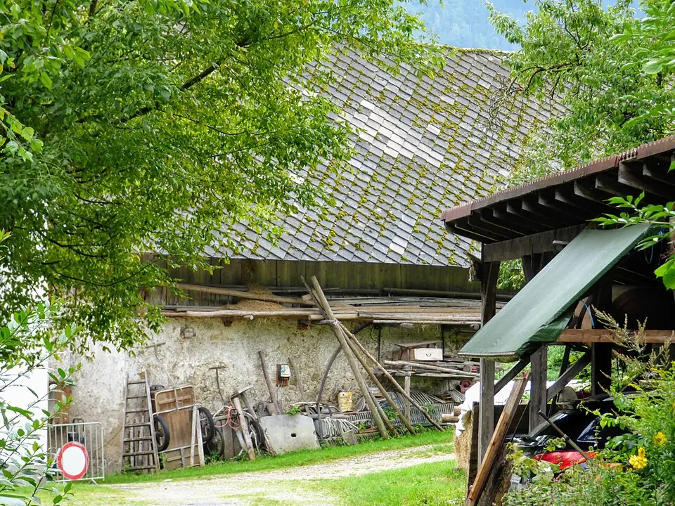 Stall bei der Sensenschmiede unter der Linde