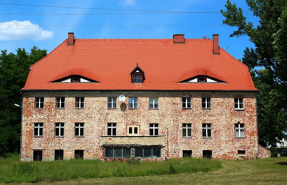 Palace in Stary Wołów