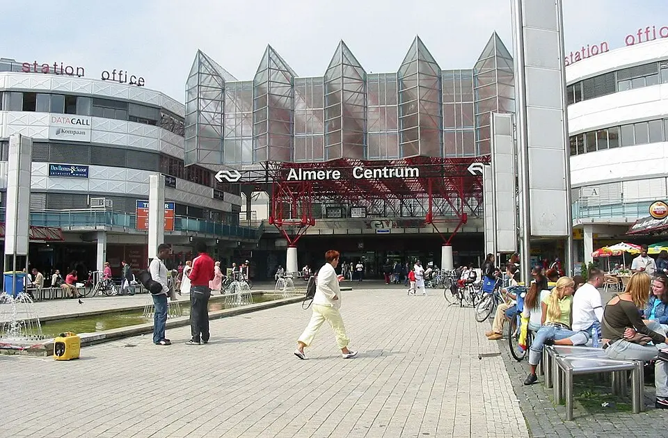 Uploaded by: Ellywa · CC BY-SA 3.0 Almere Stad