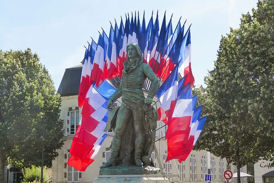 statue de Marceau, Chartres