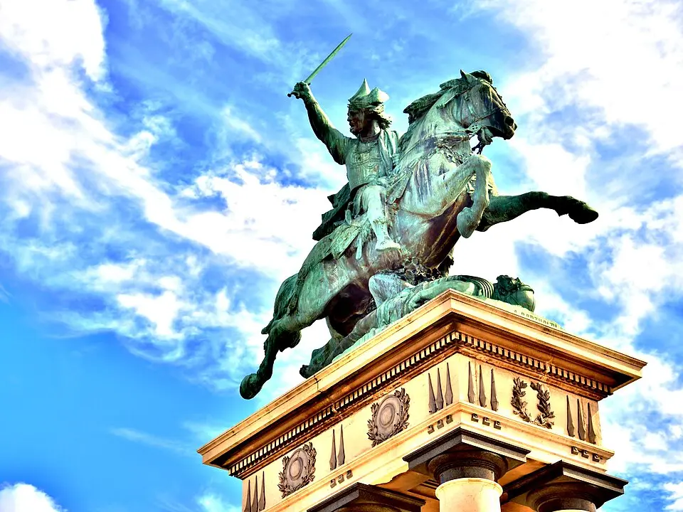 equestrian statue of Vercingetorix