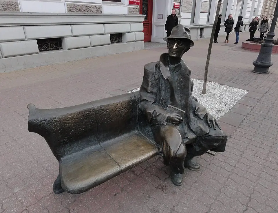 Julian Tuwim Monument, Łódź
