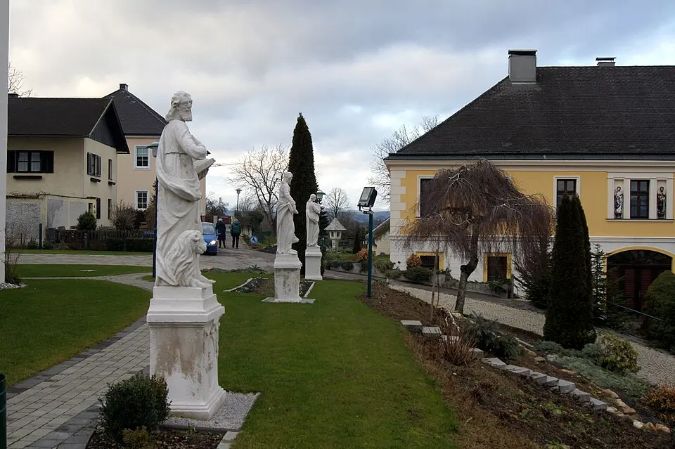 Statuen der vier Evangelisten