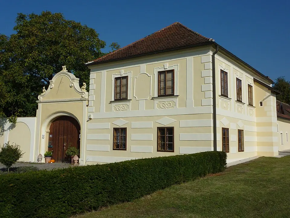 Gutshof/Meierhof (herrschaftlich), Stadel und Einfriedung