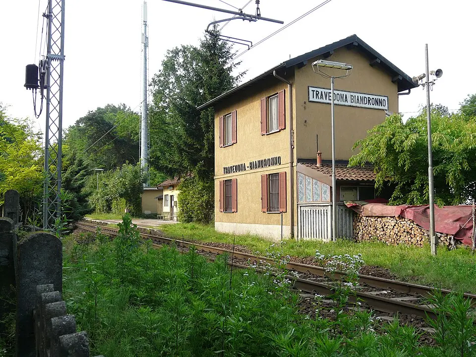 stazione di Travedona-Biandronno