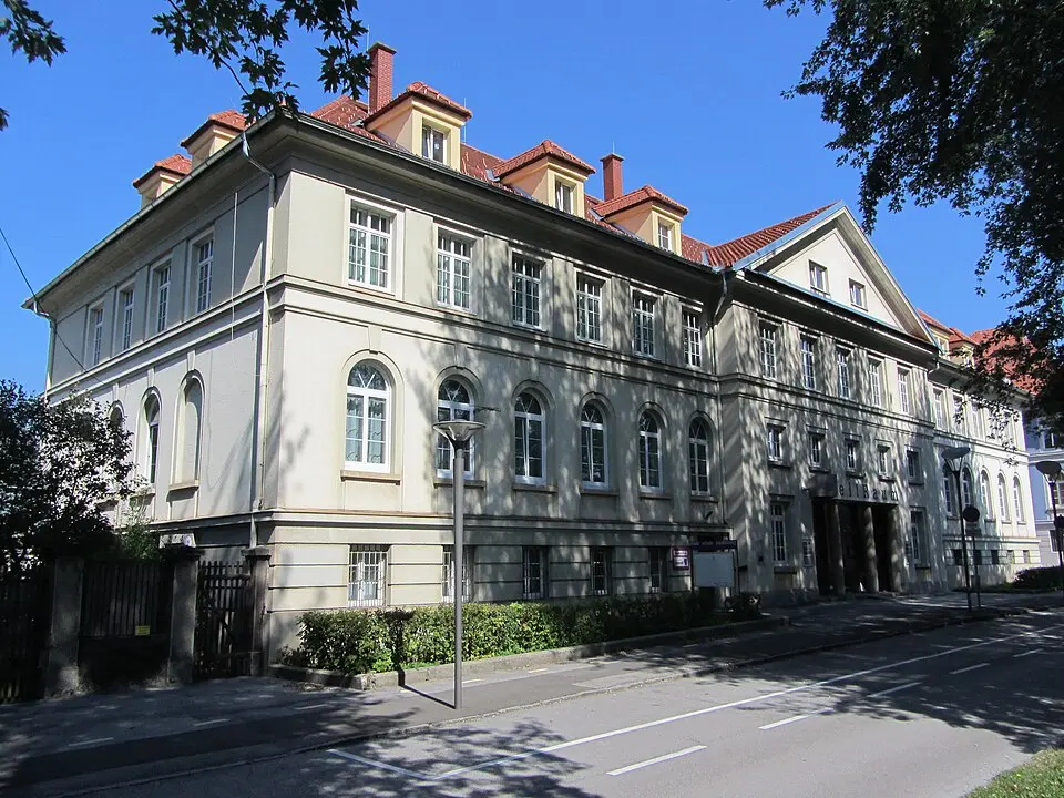 Obrázok: StefanTiran · CC BY-SA 3.0 AT Städtische Musikschule