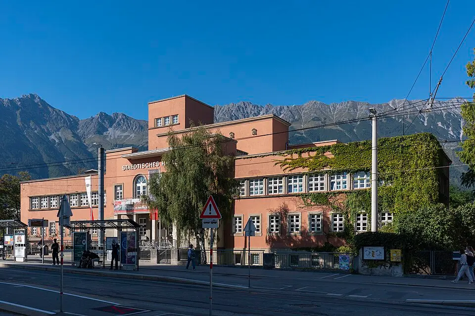 Städtisches Hallenbad