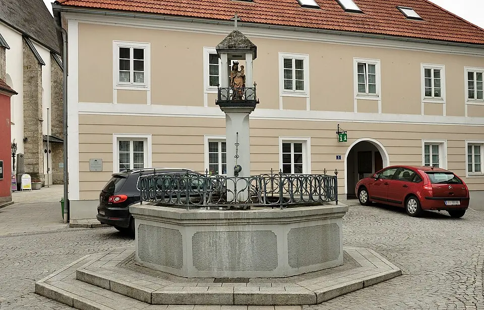 Image: Isiwal (talk) · CC BY-SA 3.0 AT Ortsbrunnen