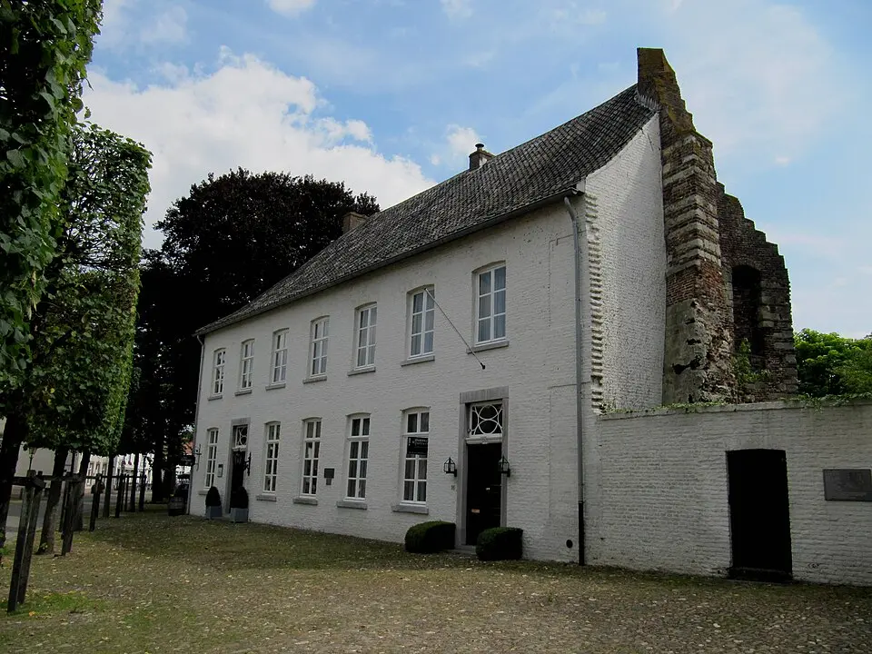 Jan van Steffeswertplein 16, Stevensweert