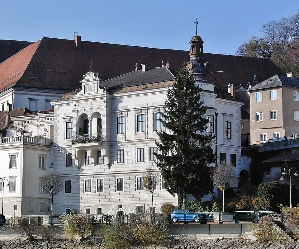 Villenartiger Bau