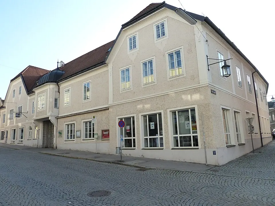 Bibliothek, ehem. Hotel Nagl