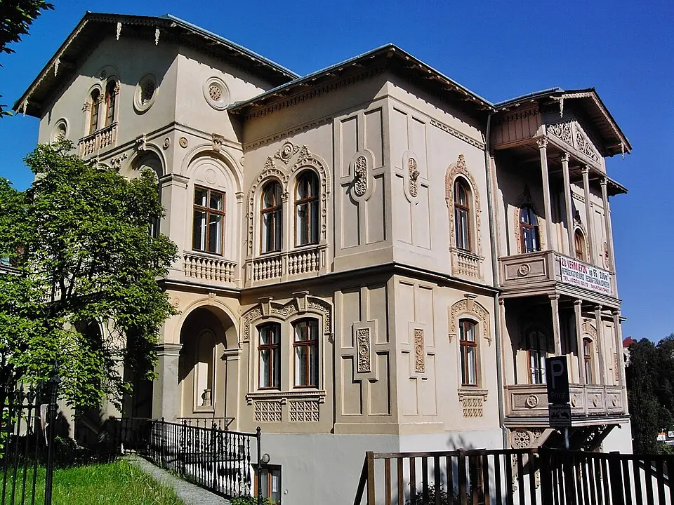 Bild: Bodory Thomas · CC BY-SA 3.0 Villa Almeroth
