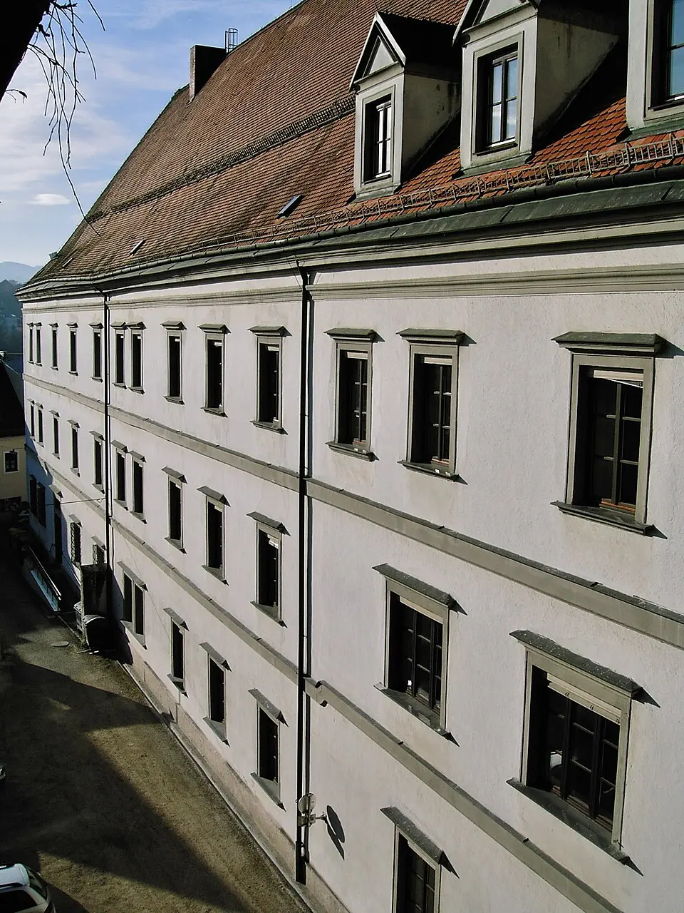 Bild: Bodory Thomas · CC BY-SA 3.0 Bundesrealgymnasium (ehem. Kloster)