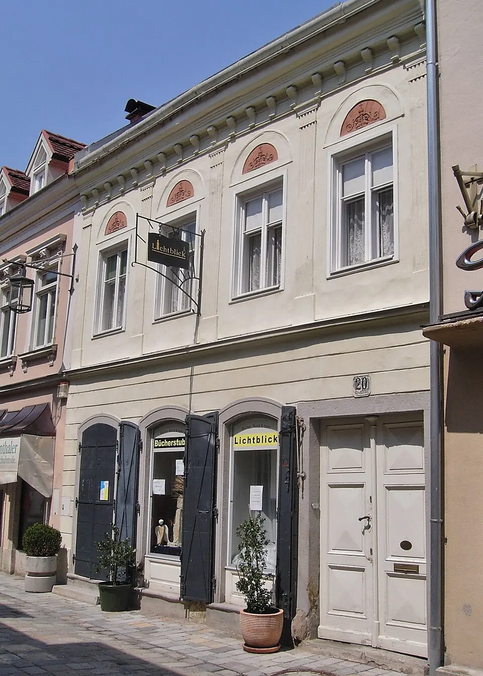 Bürgerhaus, (Biedermeier-)Wohnhaus