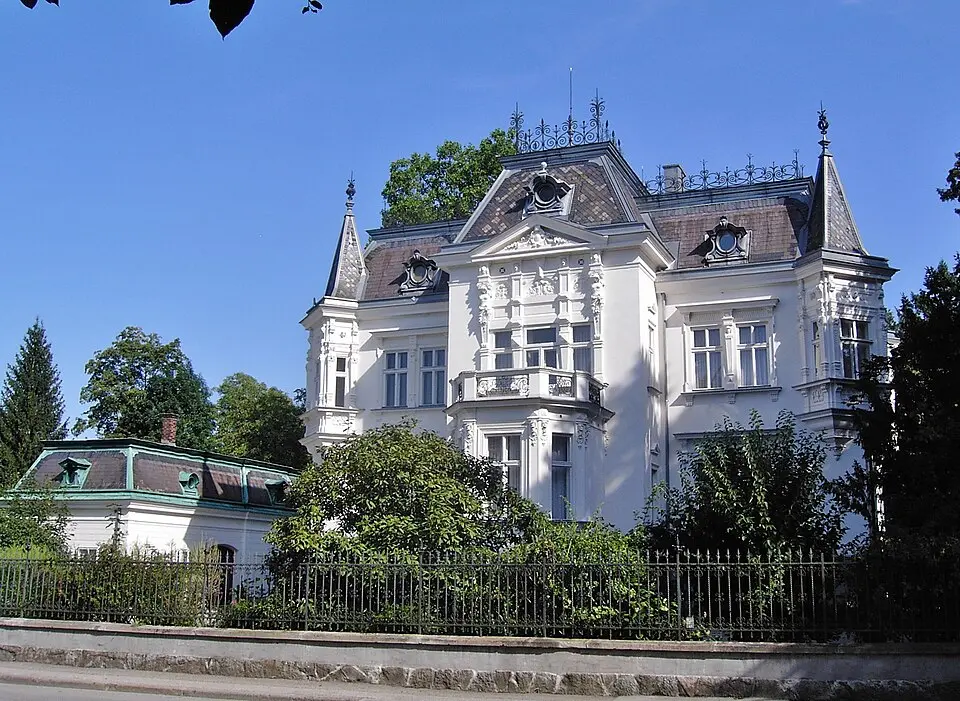 Villa Arbeshuber und Nebengebäude