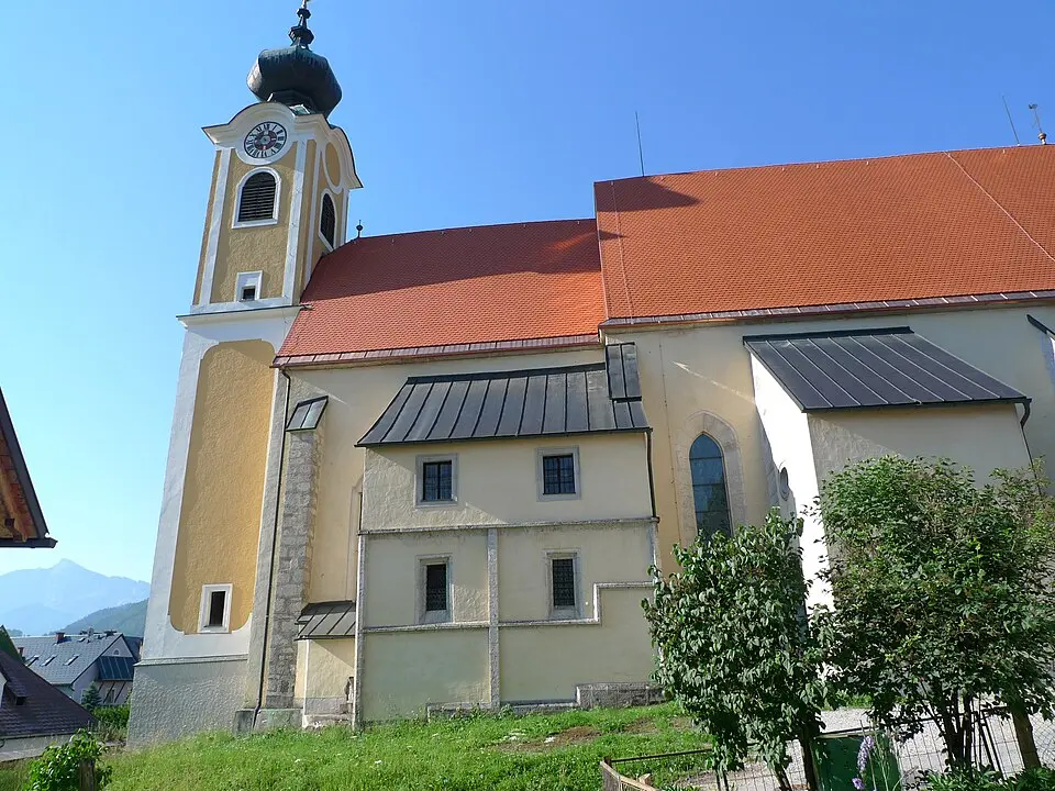Kath. Pfarrkirche hl. Gallus und ehem. Friedhofsfläche