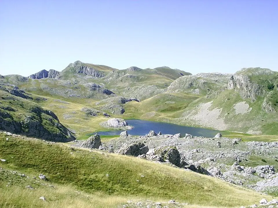 Štirinsko jezero