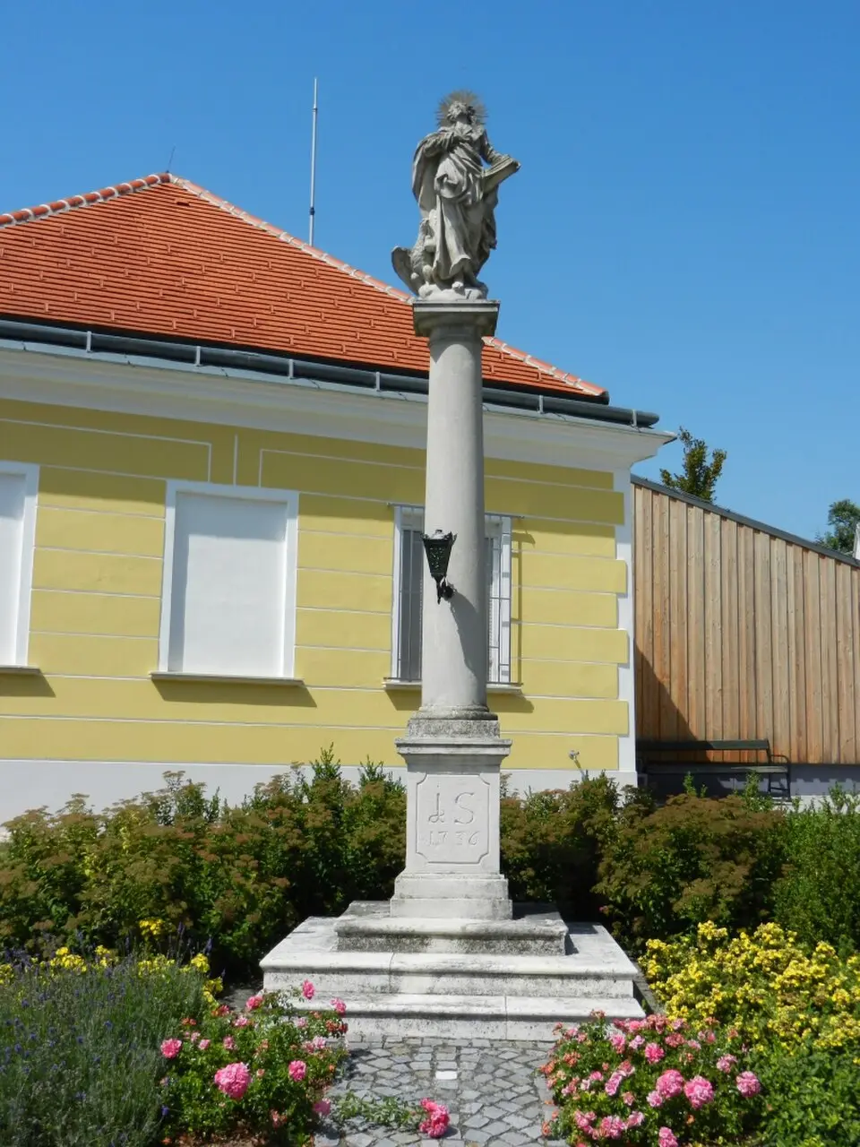 Figurensäule hl. Johannes Evangelist