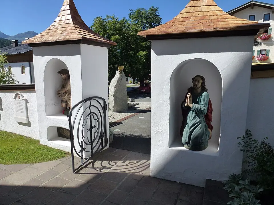 Friedhof samt Friedhofstor