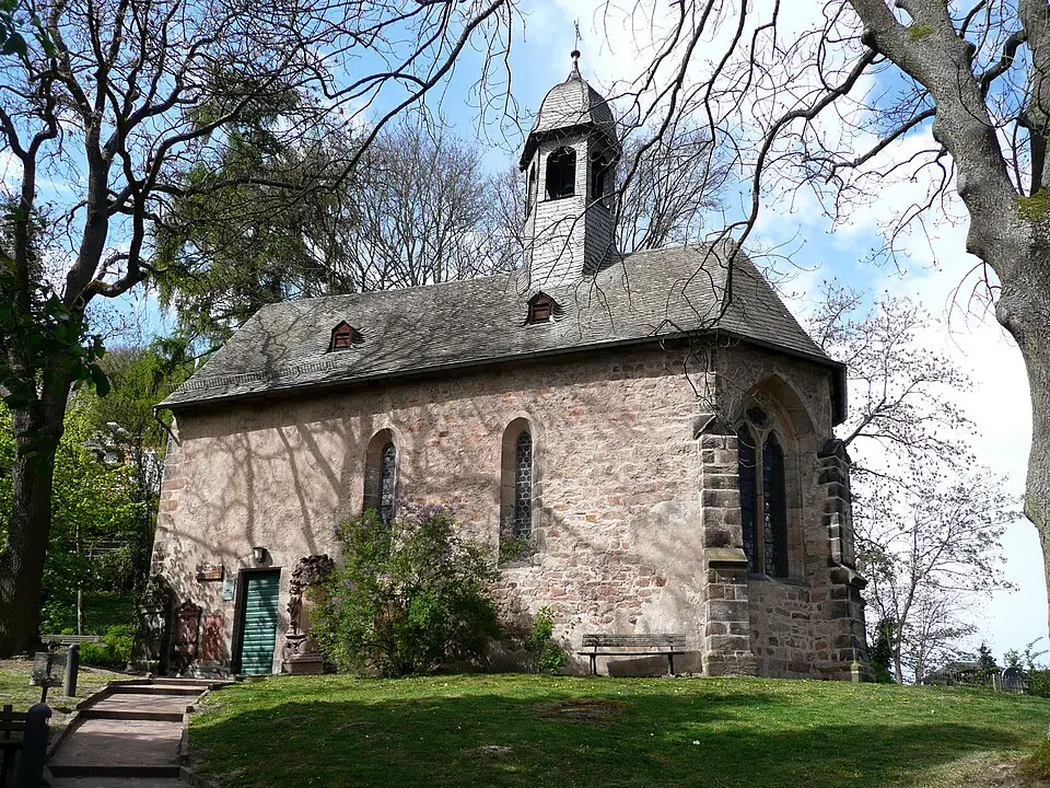 Bild: Heinrich Stürzl · CC BY-SA 3.0 St. Michaelskapelle (Marburg)