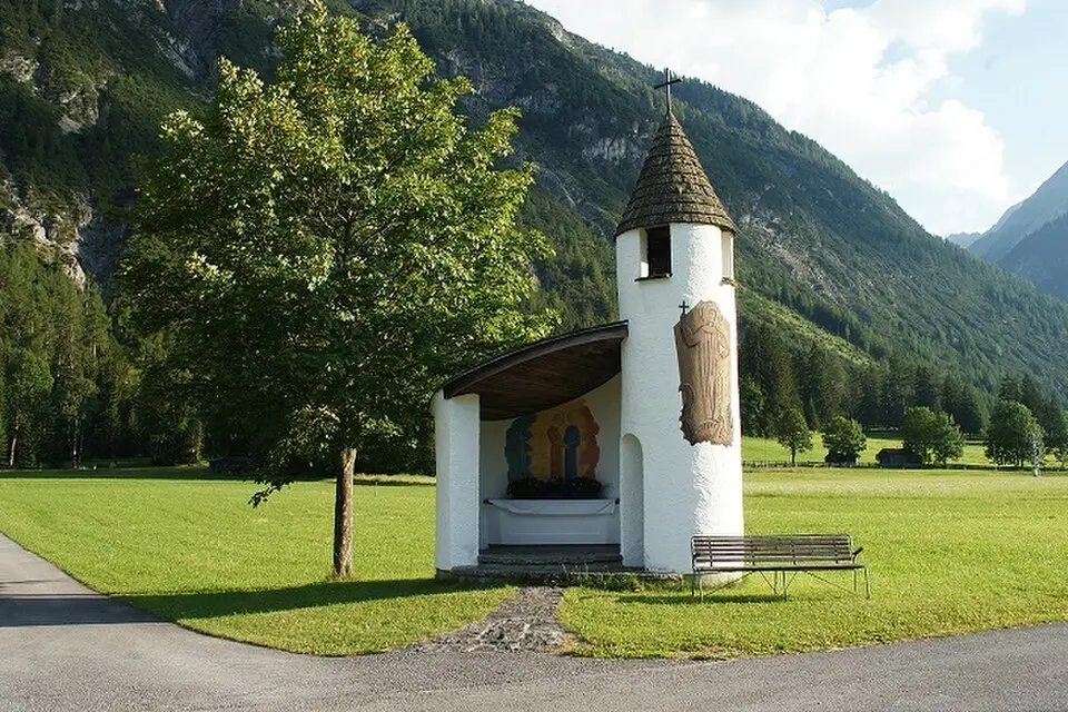 Kapelle Maria Heimsuchung, Bach