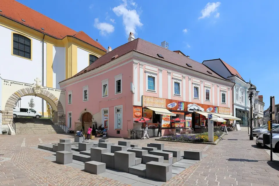 Wohn- und Geschäftshaus, Hartl-Haus