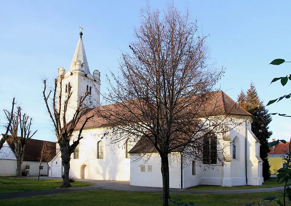 Kath. Pfarrkirche hl. Martin und ehem. Friedhof